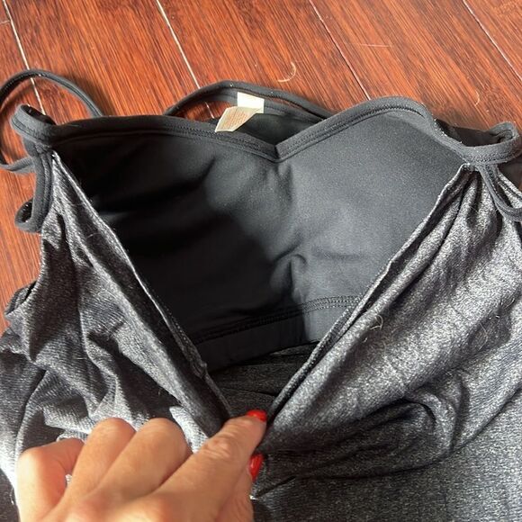 LUCY Workout Tank - Size X Small - Gray Tank with Built in Sports Bra - Picture 4 of 6